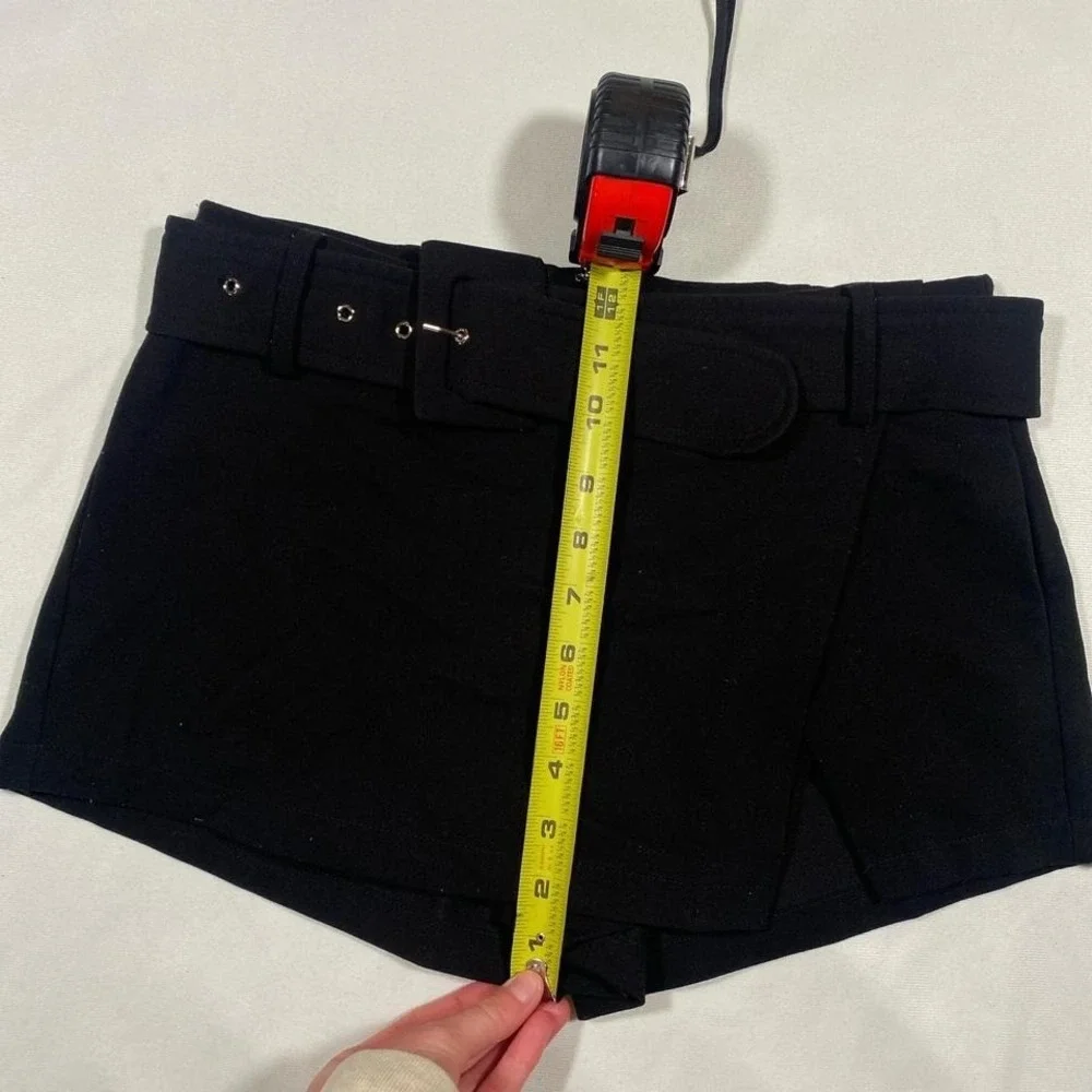 XS – Steele Black Belted Skort / Mini Skirt Shorts‎ – High Waisted, Dressy, Y2K